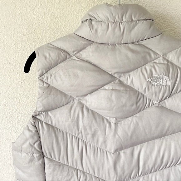 The North Face 550 Fill Women's Down Quilted Puffer Vest Light Gray Size Small - Picture 8 of 16